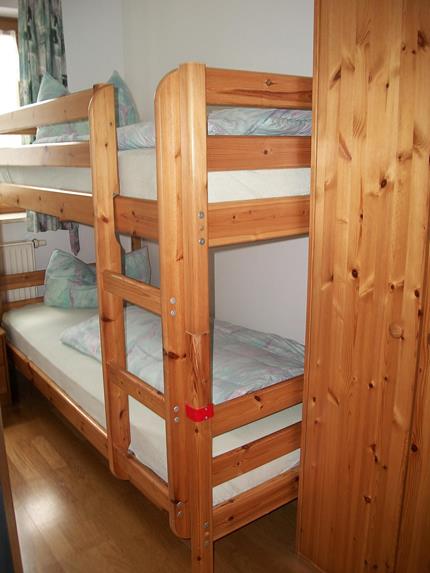 Ferienwohnung Max mit Stockbetten. Landurlaub für die ganze Familie.