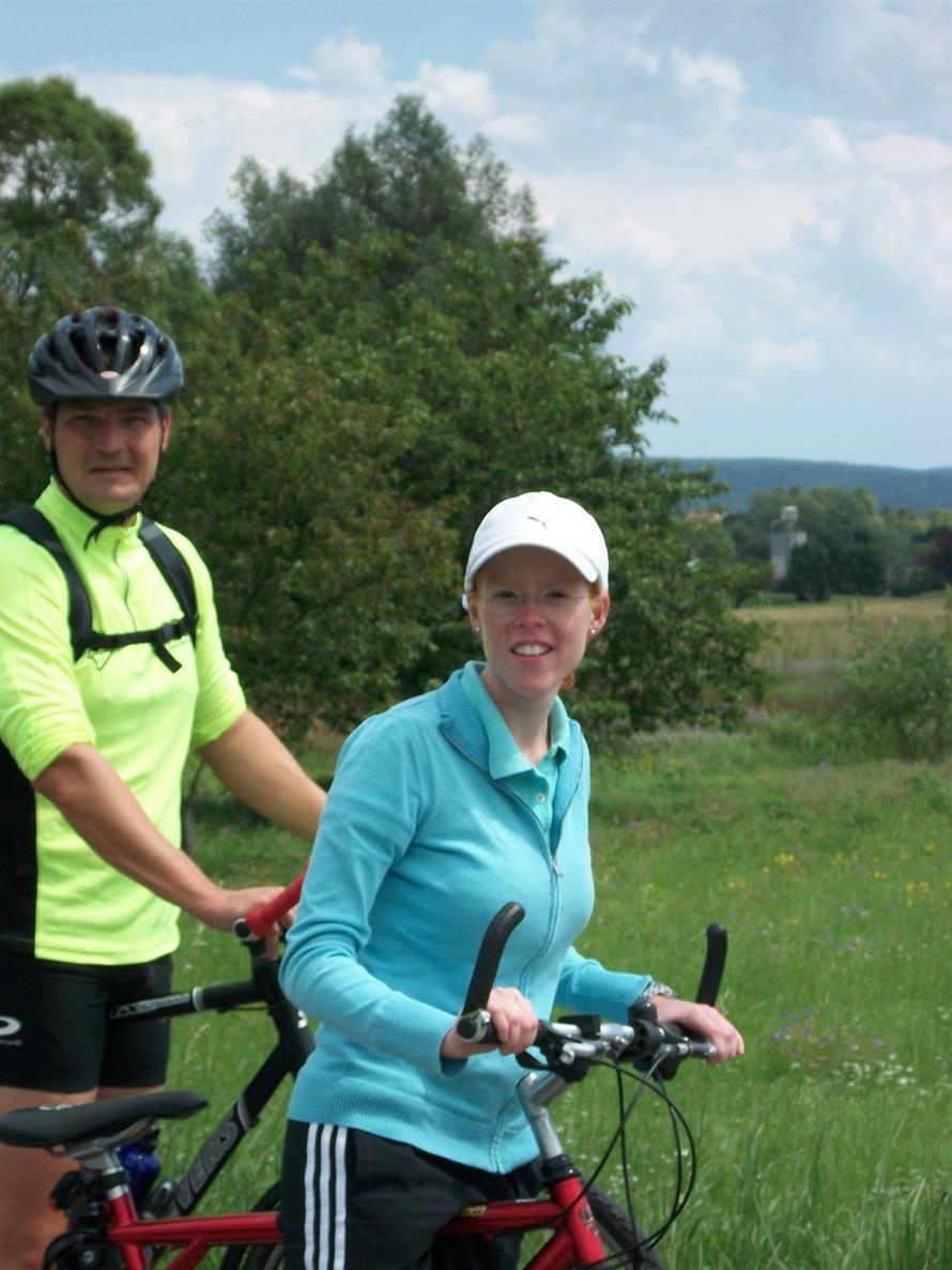 Radfahren in der Rhön! Nur wenige Meter von unserem Ferienhof finden Sie den Einstieg in das Radwegenetz von Ostheim und der Rhön.