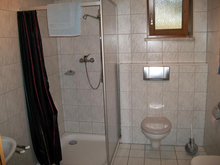 Behindertenfreundliches Bad in der Ferienwohnung auf dem Ferienhof Seibert.